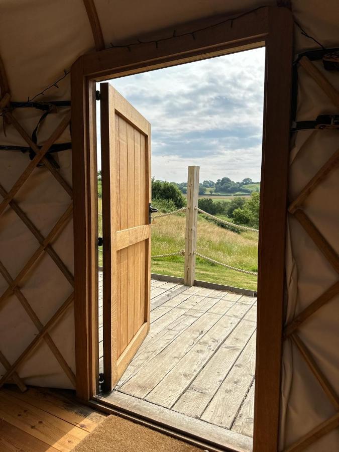 Hotel Bracken Yurt At Walnut Farm Glamping Netherbury Esterno foto